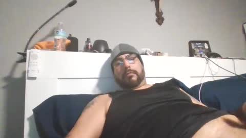 Snapshot of talllatino310 chatting on 10.14.25 talllatino310 online show from 10.14.25