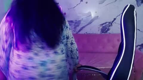 Snapshot of tamara_ch1 chatting on 10.17.25 tamara_ch1 online show from 10.17.25