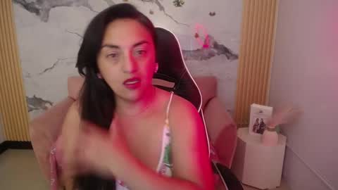 Snapshot of tamara_ch1 chatting on 11.06.25 tamara_ch1 online show from 11.06.25