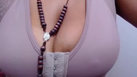 tamaraa_hott online show from 04.05.26