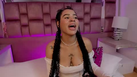 Snapshot of tamararose11 chatting on 10.11.25 Tami online show from 10.11.25