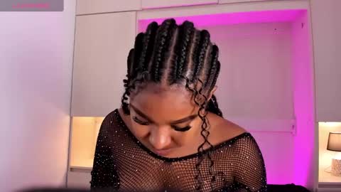 Snapshot of tamarazaki chatting on 12.14.24 Tami online show from 12.14.24