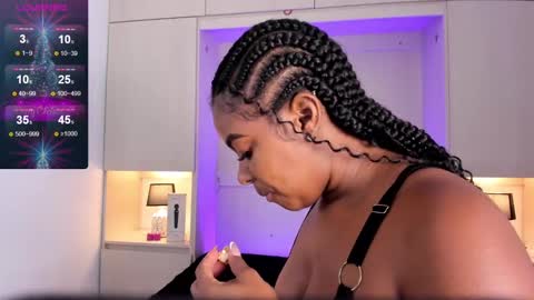 Snapshot of tamarazaki chatting on 12.16.24 Tami online show from 12.16.24