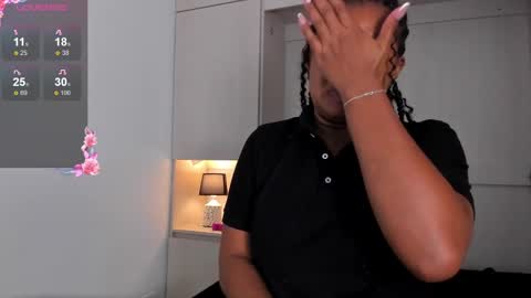 Snapshot of tamarazaki chatting on 12.17.24 Tami online show from 12.17.24