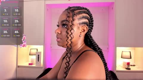 Snapshot of tamarazaki chatting on 12.19.24 Tami online show from 12.19.24