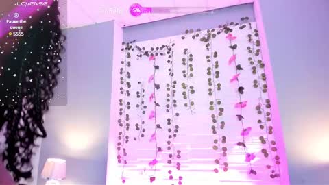 Snapshot of tamarazaki chatting on 12.20.24 Tami online show from 12.20.24