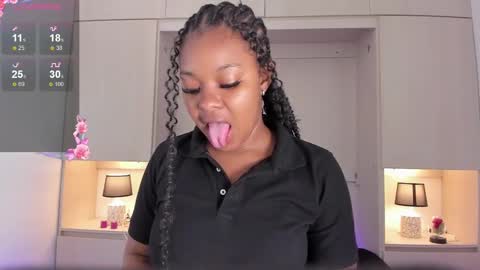 Snapshot of tamarazaki chatting on 12.28.24 Tami online show from 12.28.24