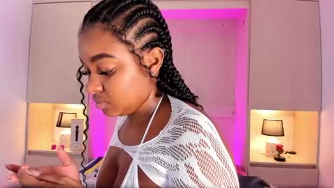 Snapshot of tamarazaki chatting on 01.08.25 Tami online show from 01.08.25