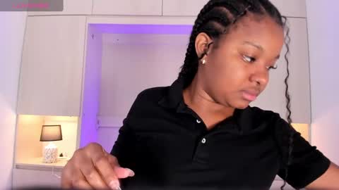 Snapshot of tamarazaki chatting on 01.24.25 Tami online show from 01.24.25