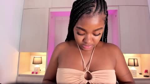 Snapshot of tamarazaki chatting on 02.05.25 Tami online show from 02.05.25