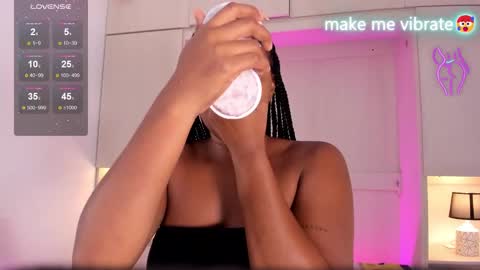 Snapshot of tamarazaki chatting on 02.06.25 Tami online show from 02.06.25