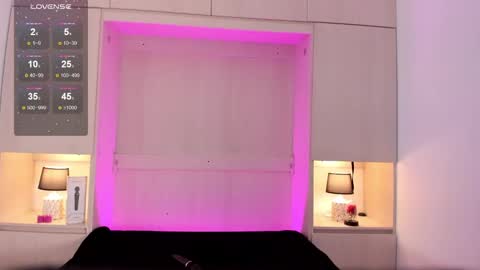 Snapshot of tamarazaki chatting on 02.08.25 Tami online show from 02.08.25