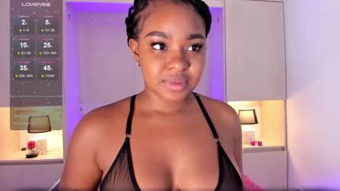 Snapshot of tamarazaki chatting on 02.11.25 Tami online show from 02.11.25