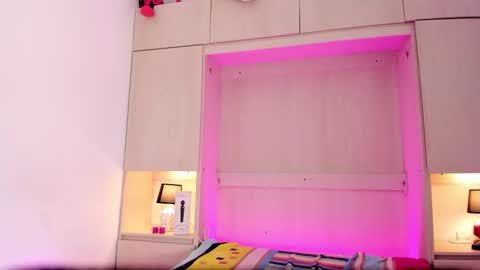 Snapshot of tamarazaki chatting on 02.12.25 Tami online show from 02.12.25