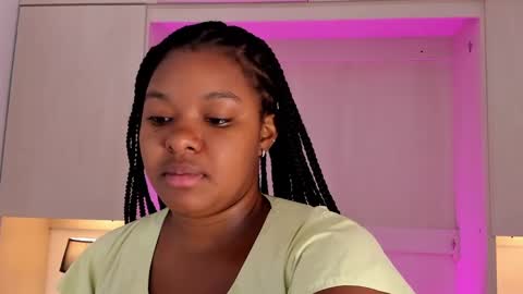 Snapshot of tamarazaki chatting on 02.14.25 Tami online show from 02.14.25