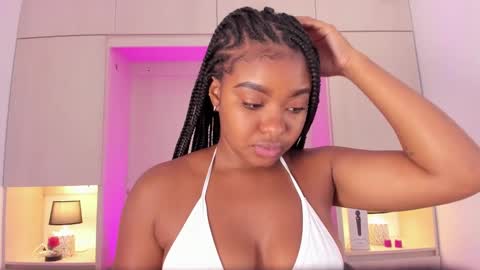 Snapshot of tamarazaki chatting on 02.17.25 Tami online show from 02.17.25