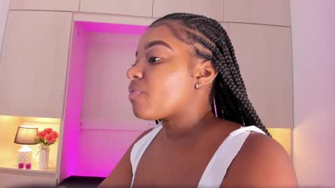 Snapshot of tamarazaki chatting on 02.20.25 Tami online show from 02.20.25