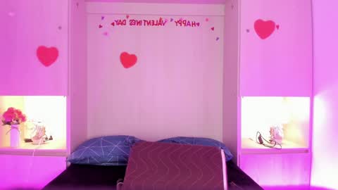 Snapshot of tamarazaki chatting on 03.05.25 Tami online show from 03.05.25