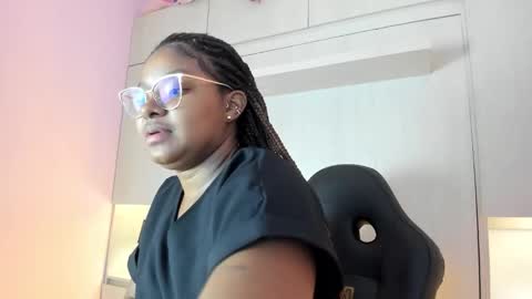 Snapshot of tamarazaki chatting on 09.14.25 Tami online show from 09.14.25