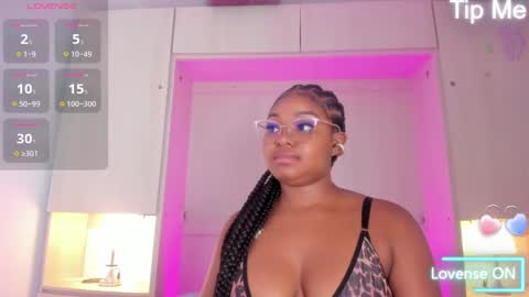 Snapshot of tamarazaki chatting on 09.17.25 Tami online show from 09.17.25