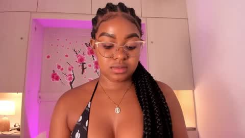 Snapshot of tamarazaki chatting on 10.04.25 Tami online show from 10.04.25