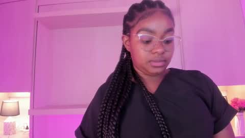 Snapshot of tamarazaki chatting on 10.17.25 Tami online show from 10.17.25