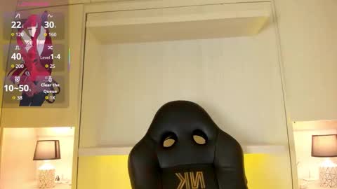 Snapshot of tamarazaki chatting on 11.11.25 Tami online show from 11.11.25