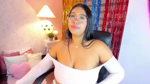 Snapshot of tammara_brm chatting on 06.27.26 Tammara online show from 06.27.26