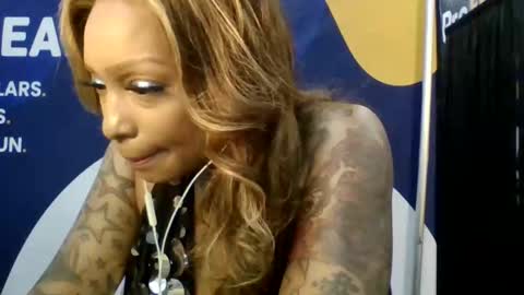 Snapshot of tammygold chatting on 10.26.25 Tammygold online show from 10.26.25