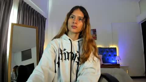 Snapshot of tamy_edwards chatting on 11.09.25 Tamy online show from 11.09.25