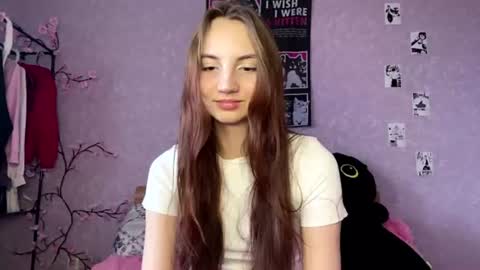 Snapshot of tandradekoning chatting on 06.25.26 Alice online show from 06.25.26