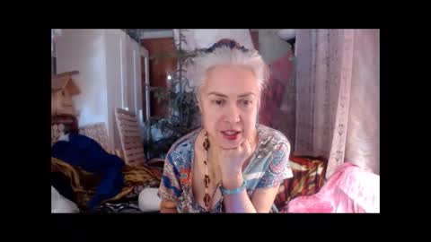 Snapshot of tanganiika chatting on 10.21.25 Milena online show from 10.21.25