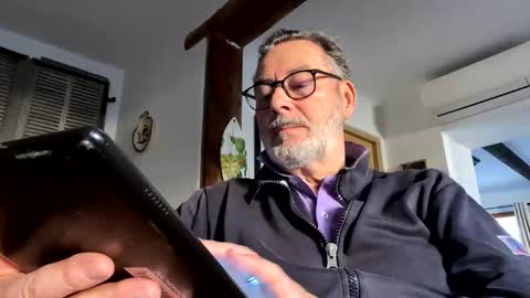 Dominique online show from 01.08.25