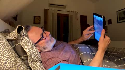 Dominique online show from 01.10.25