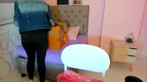 Tania  online show from 09.25.25