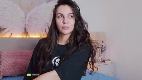 Snapshot of taniaamore chatting on 05.24.26 Tania Amore online show from 05.24.26