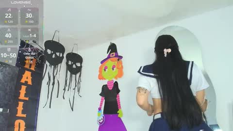 Tania online show from 10.31.25