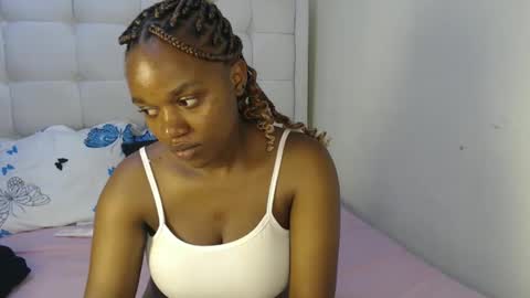 Snapshot of tannia004 chatting on 11.11.25 tania online show from 11.11.25