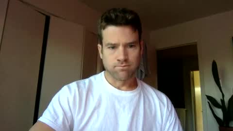 Snapshot of tantrichealing chatting on 10.05.25 Dr. Love online show from 10.05.25