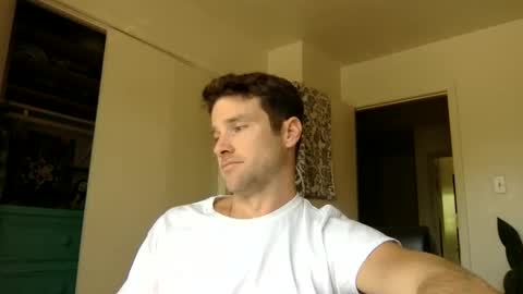 Snapshot of tantrichealing chatting on 10.15.25 Dr. Love online show from 10.15.25