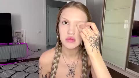 Snapshot of tanyaquartaro chatting on 02.04.26 Alisa online show from 02.04.26