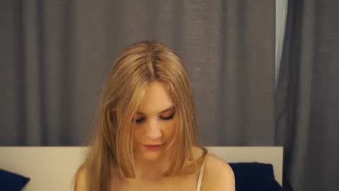 Naomi online show from 09.12.25