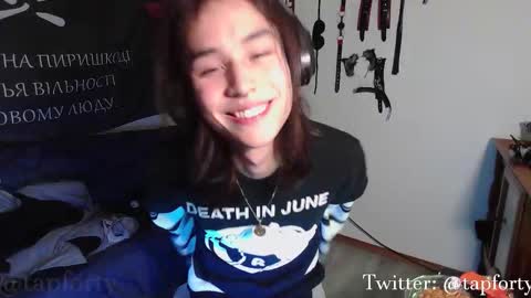 Snapshot of tap_forty chatting on 11.07.25 tap_forty online show from 11.07.25