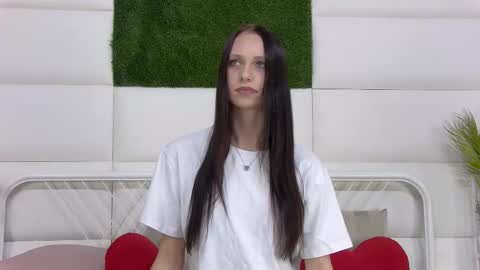 taraharriss online show from 10.19.25