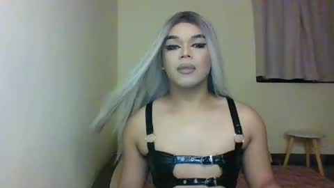 Snapshot of tarahriches chatting on 01.01.25 tarahriches online show from 01.01.25