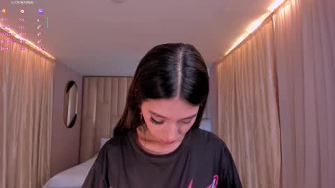 Tara Lawrence online show from 01.08.26