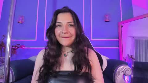 Snapshot of tarataylorr chatting on 10.21.25 Tara online show from 10.21.25