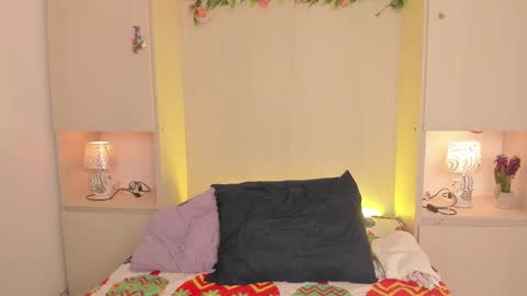  T A R A  online show from 12.03.25