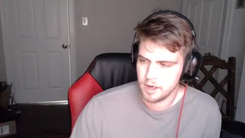 Snapshot of tarus333 chatting on 12.14.24 tarus333 online show from 12.14.24
