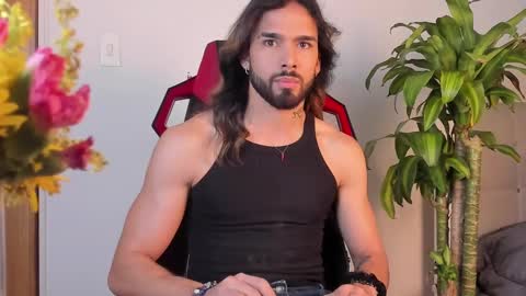 Snapshot of tarzanylobo chatting on 01.08.25 Tarzan online show from 01.08.25